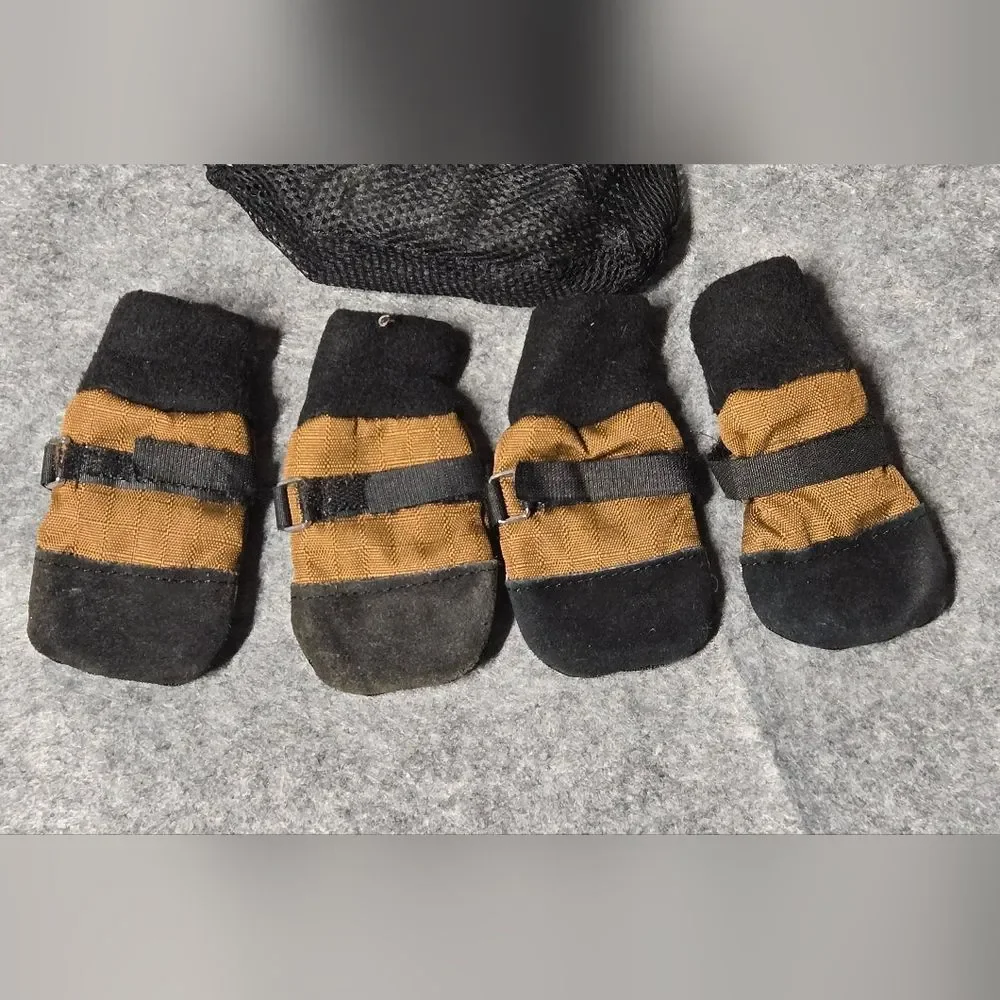 Dog Shoes XS Paw Protection Brown Tan Reflective Winter Socks Set of 4 + Mesh Ba